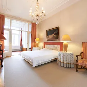 https://superior-100m2.utrechthotels.net
